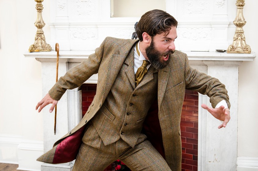 Early Grave Fashionably Late.jpg